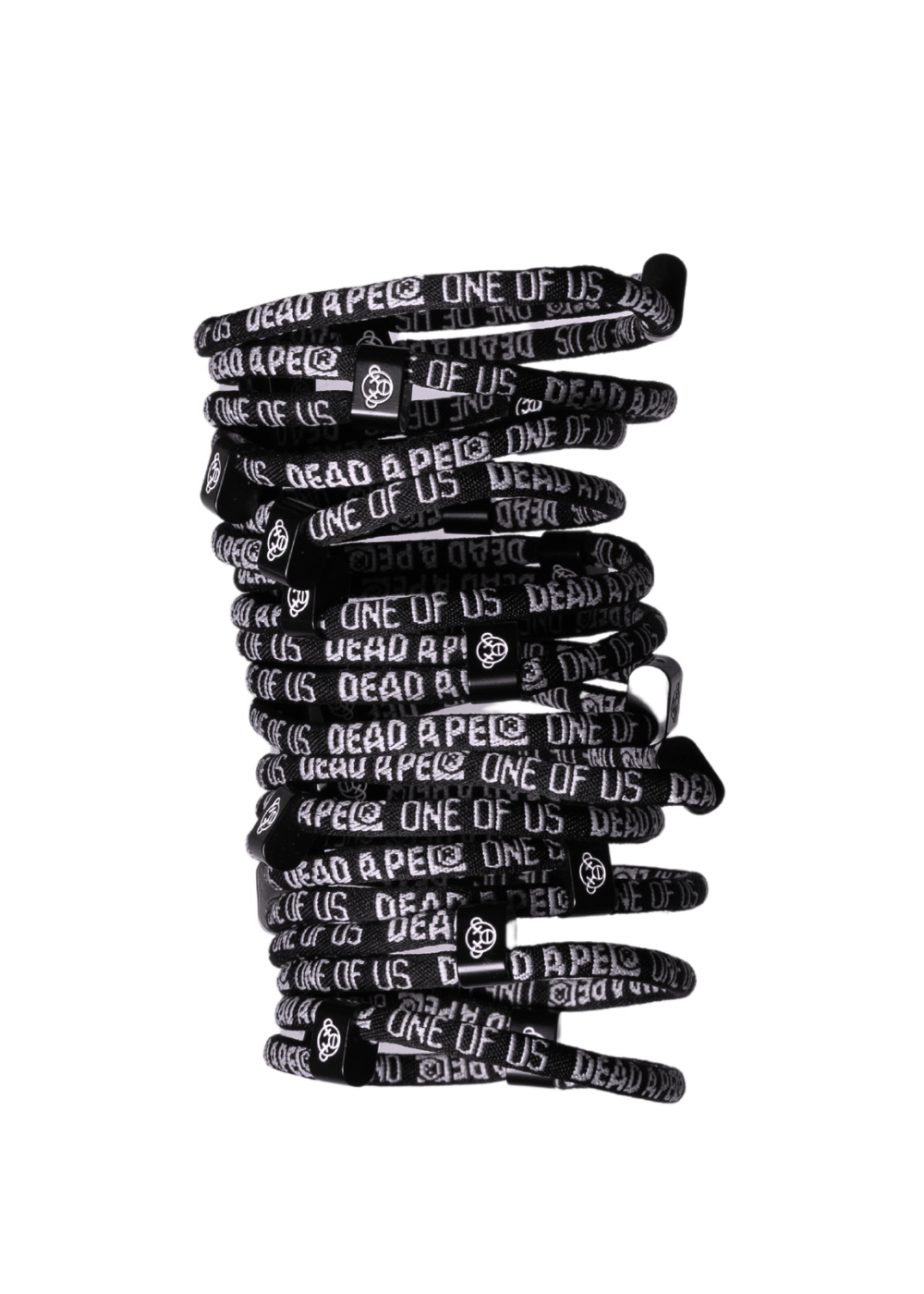 Armband mit speziell gewebtem OneOfUs Schriftzug – Spende 10% zur Rettung der Orang-Utans. // Bracelet with woven OneOfUs lettering – donate 10% to safe the orangutans.