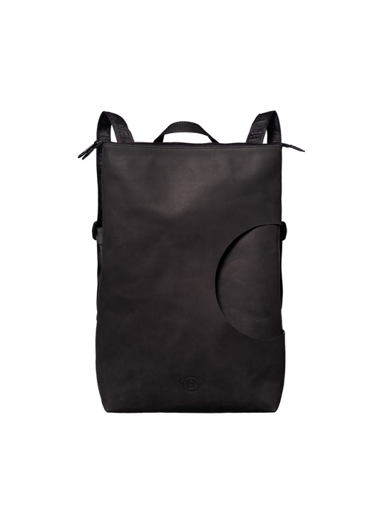 Responsible Streetfashion // Rucksack aus geschliffenem Leder mit 15" Laptop Fach und geprägtem DEAD APE Icon Patch – Spende 10% zur Rettung der Orang-Utans. // Backpack made from polished leather with a compartment for 15" Laptops and embossed DEAD APE icon patch – donate 10% to safe the orangutans.