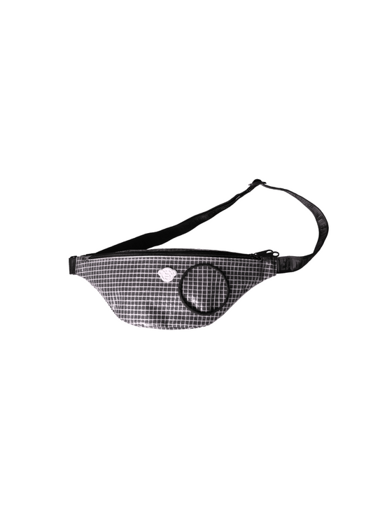 Hip-Bag aus robuster Gitterplane mit DEAD APE 3D Icon Patch – spende 10% zur Rettung der Orang-Utans. // Hip-Bag made from tough mesh tarpaulin with DEAD APE 3D icon patch – donate 10% to safe the orangutans.