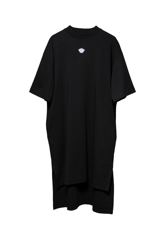 Responsible Streetfashion // Extra langes oversized heavy T-Shirt, 300gsm, mit DEAD APE 3D Icon Patch – spende 10% zur Rettung der Orang-Utans. // Extra long oversized heavy t-shirt, 300gsm, with DEAD APE 3D icon patch – donate 10% to safe the orangutans.