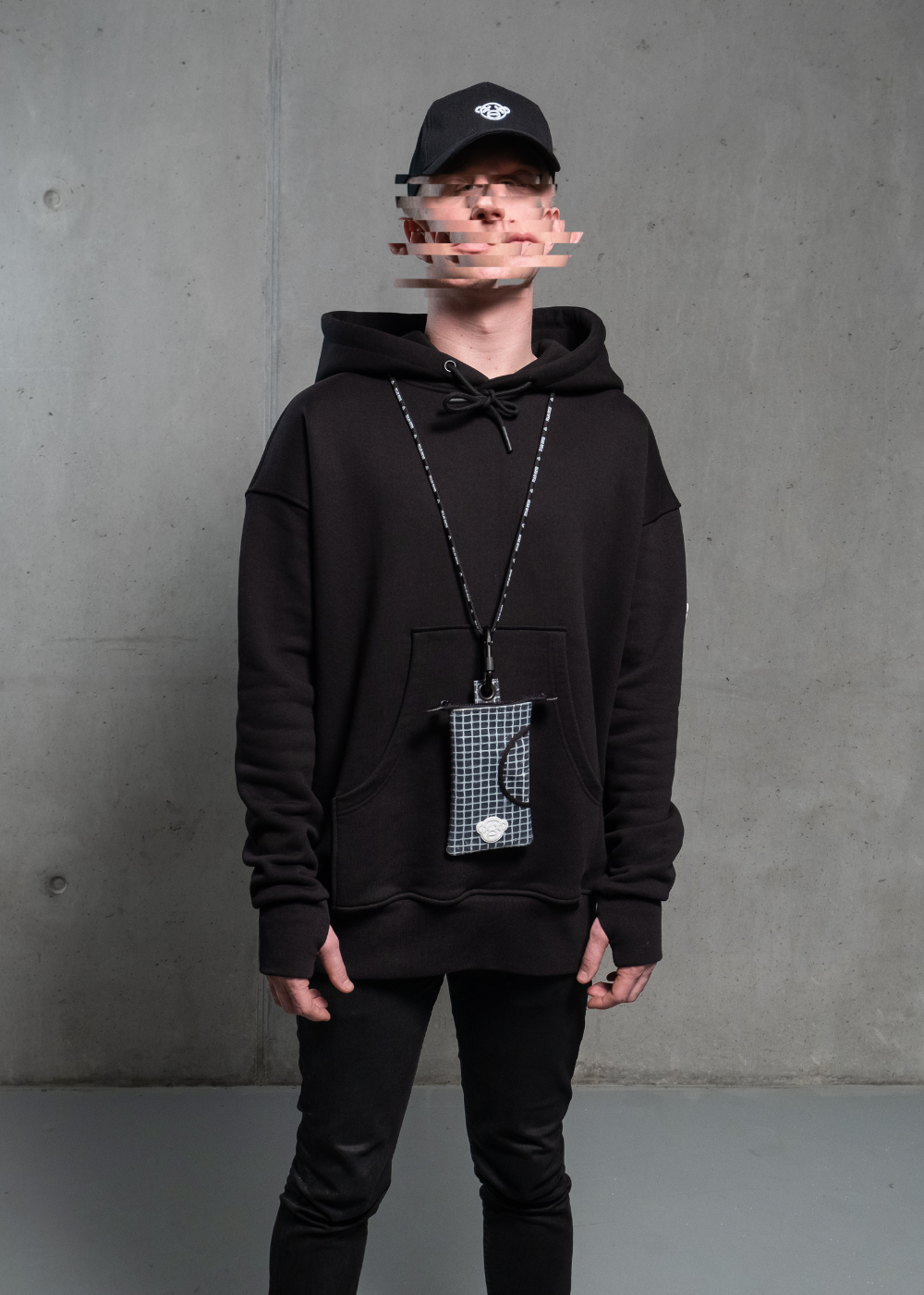 Responsible Streetfashion // Hoodie mit oversized Kapuze und DEAD APE 3D Icon Patch – spende 10% zur Rettung der Orang-Utans. // Hoodie with oversized Hood and DEAD APE 3D icon patch – donate 10% to safe the orangutans.